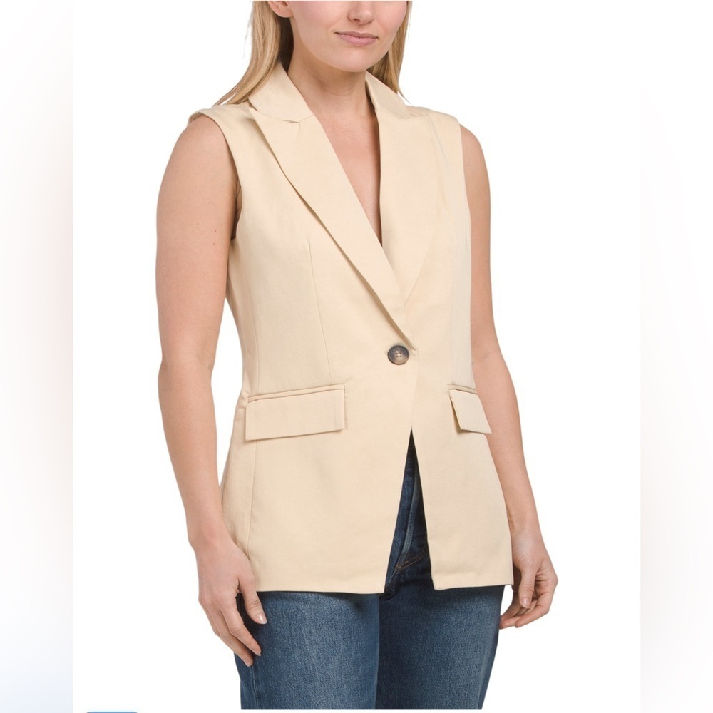 LAST CHANCE ELAN Button Front Vest - Picture 2 of 3